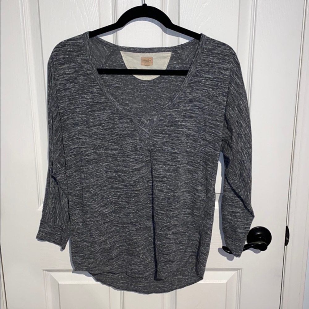 Quarter sleeve aritzia shirt